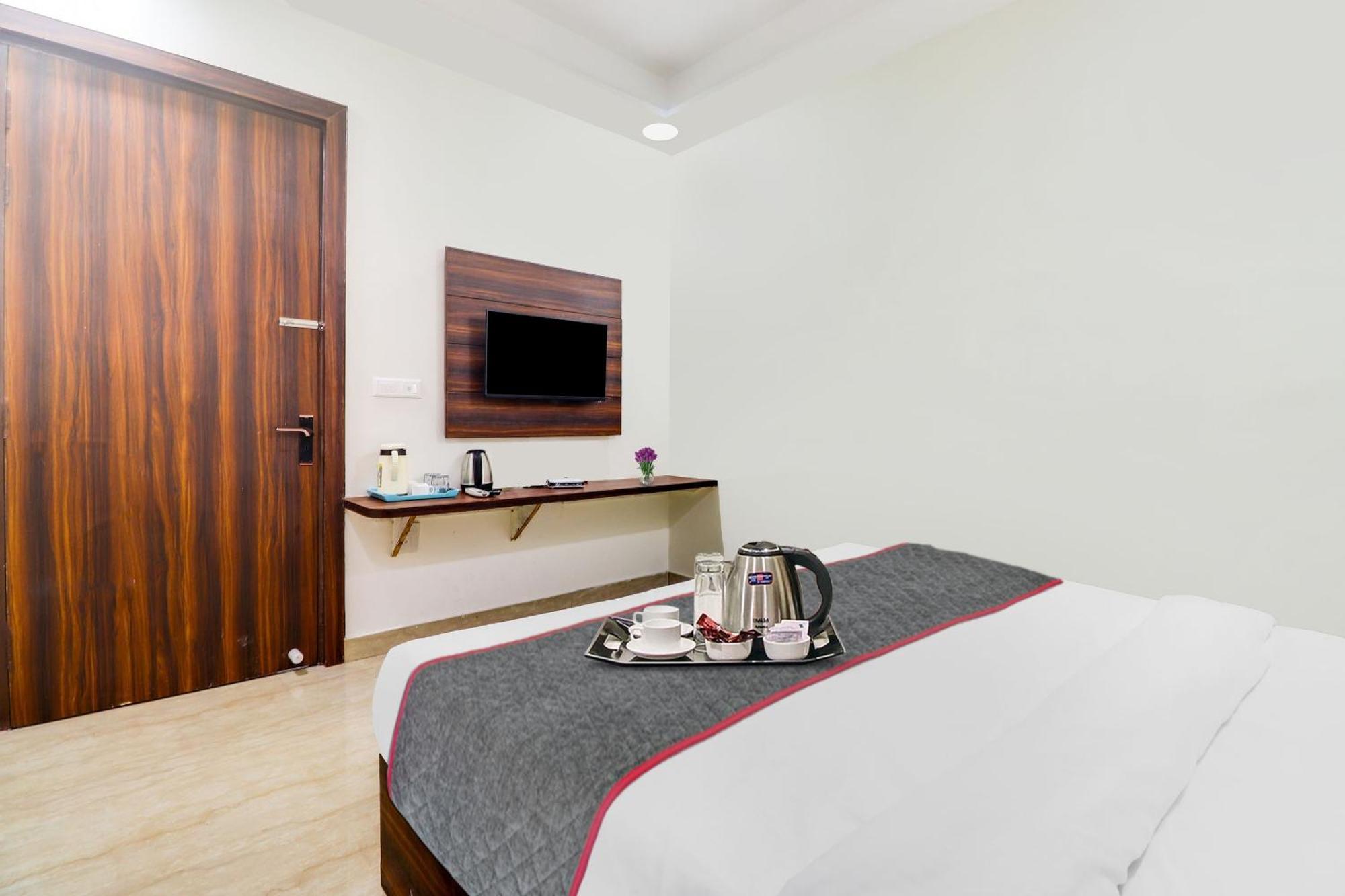 Hotel O Golden Grand Agra  Esterno foto
